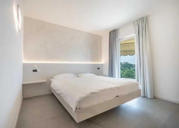Laguna 3*