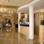 Hotel Laguna 3*