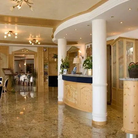 Hotel Laguna 3*