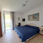 Laguna Hotel 3*