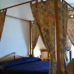 Laguna Hotel 3*